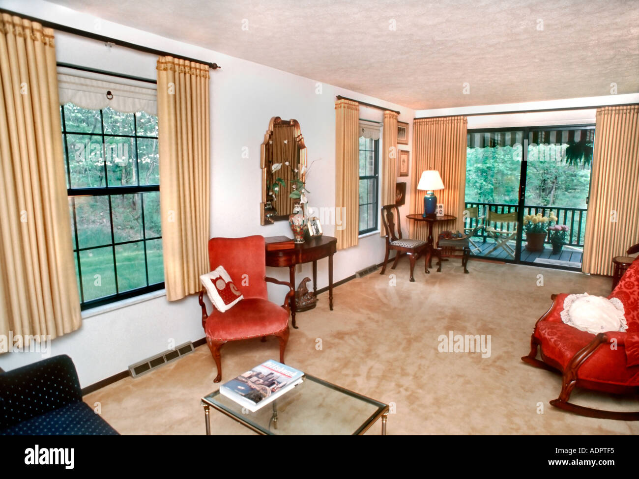 USA, vitrine intérieur moderne, plat, Condominium salon Design intérieur, style contemporain Maison, 1980s, Windows Banque D'Images