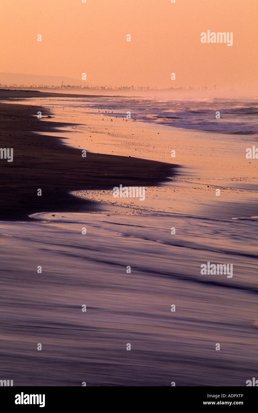 Lever du soleil à l'état de Huntington Beach, Californie, USA Banque D'Images