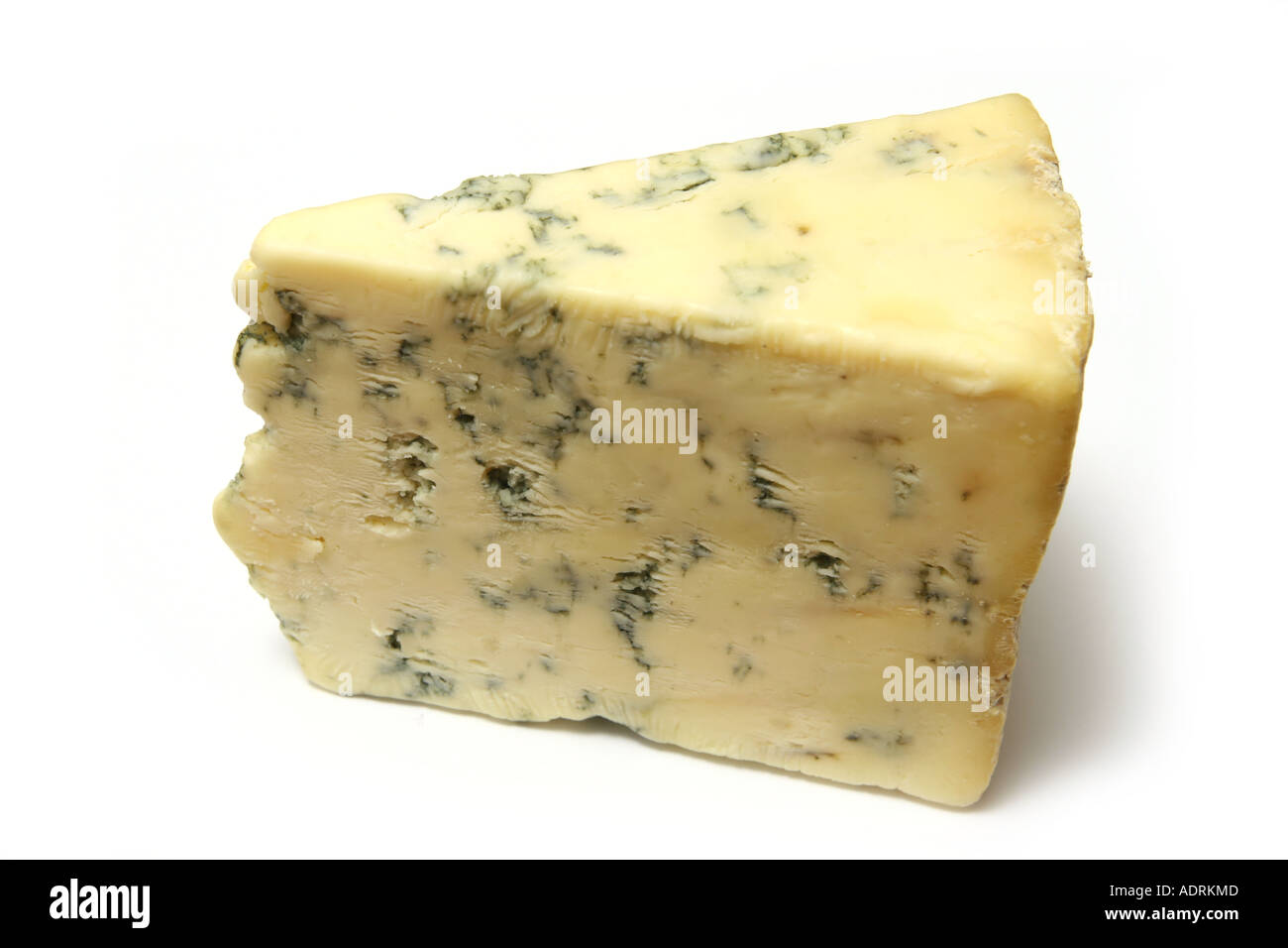 Le fromage Stilton isolé sur blanc. Banque D'Images
