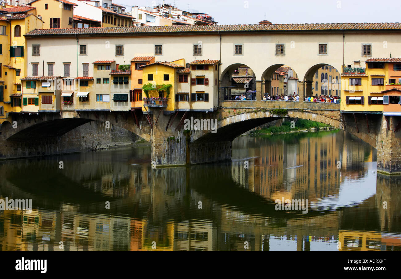 Le Ponte Vecchio sur l'Arno Italie Toscane Florence Banque D'Images