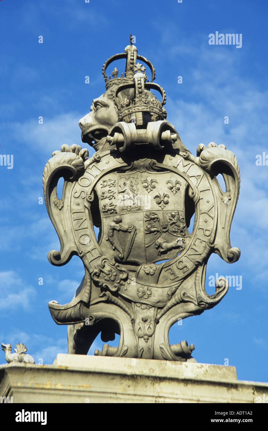 Figure de pierre à l'entrée de Hampton Court Palace Surrey UK Banque D'Images