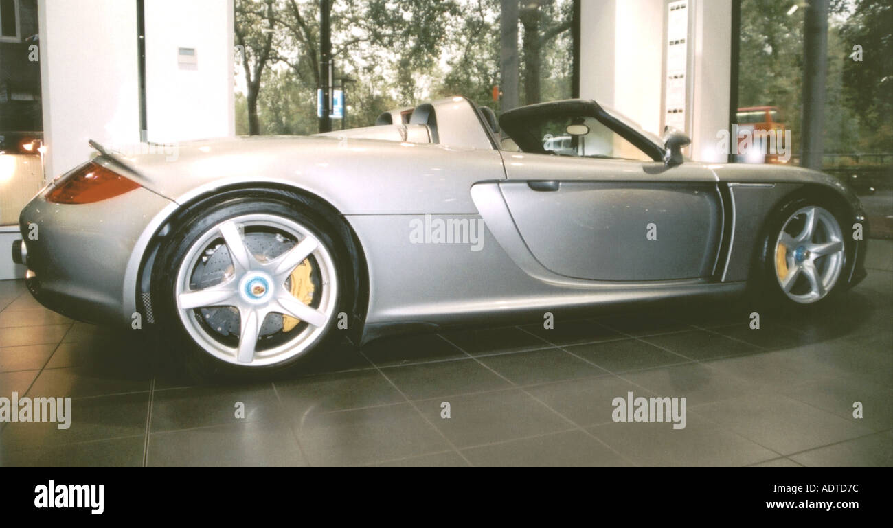 Porsche carrera gt side view Banque de photographies et d’images