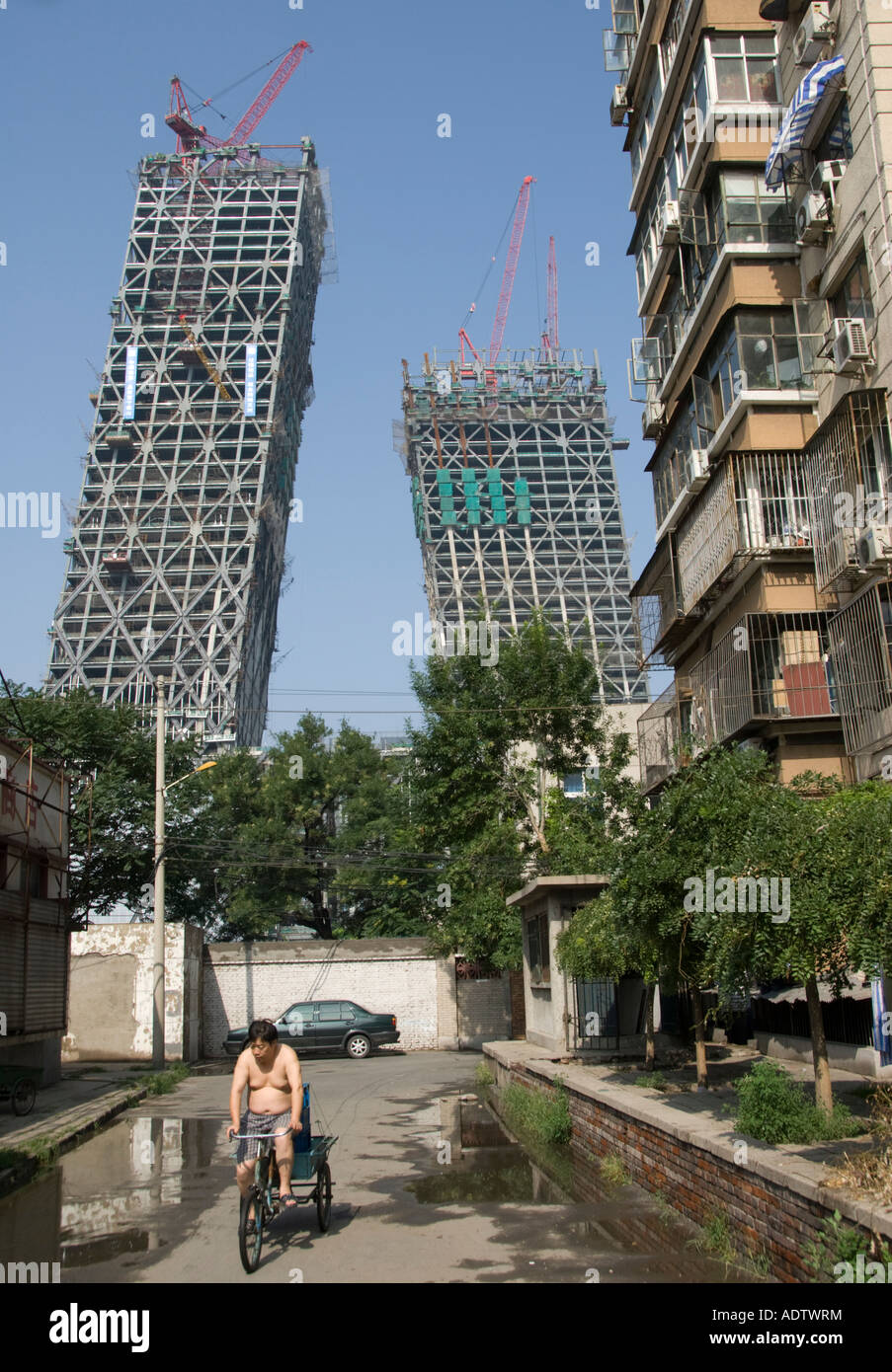 Détail de l'enclin tours d'acier pendant la construction du nouveau siège de la CCTV à Pékin CBD 2007 Banque D'Images