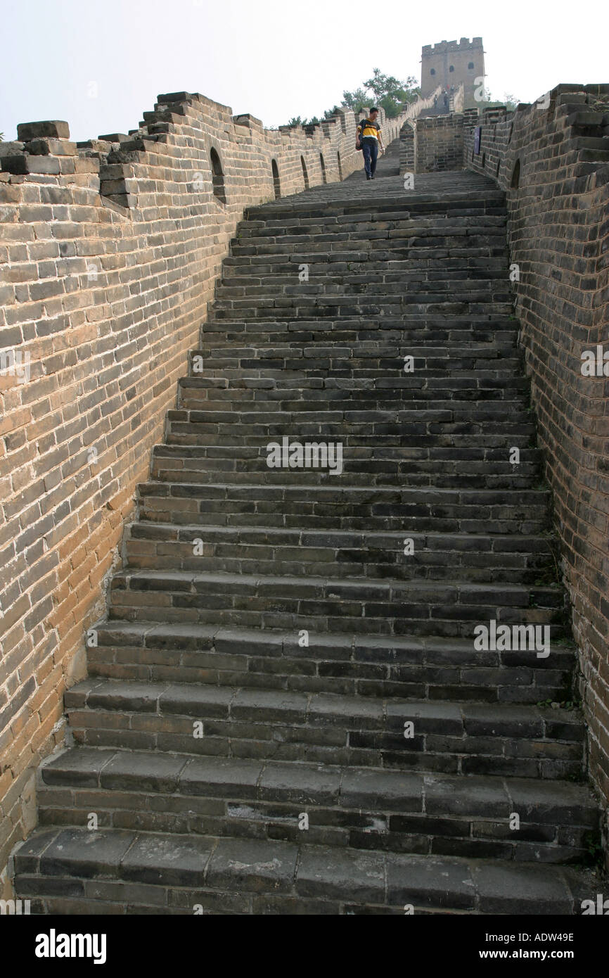 Les marches en pierre ancienne sur la Grande Muraille de Chine, à Simitai près de Beijing Asia Banque D'Images