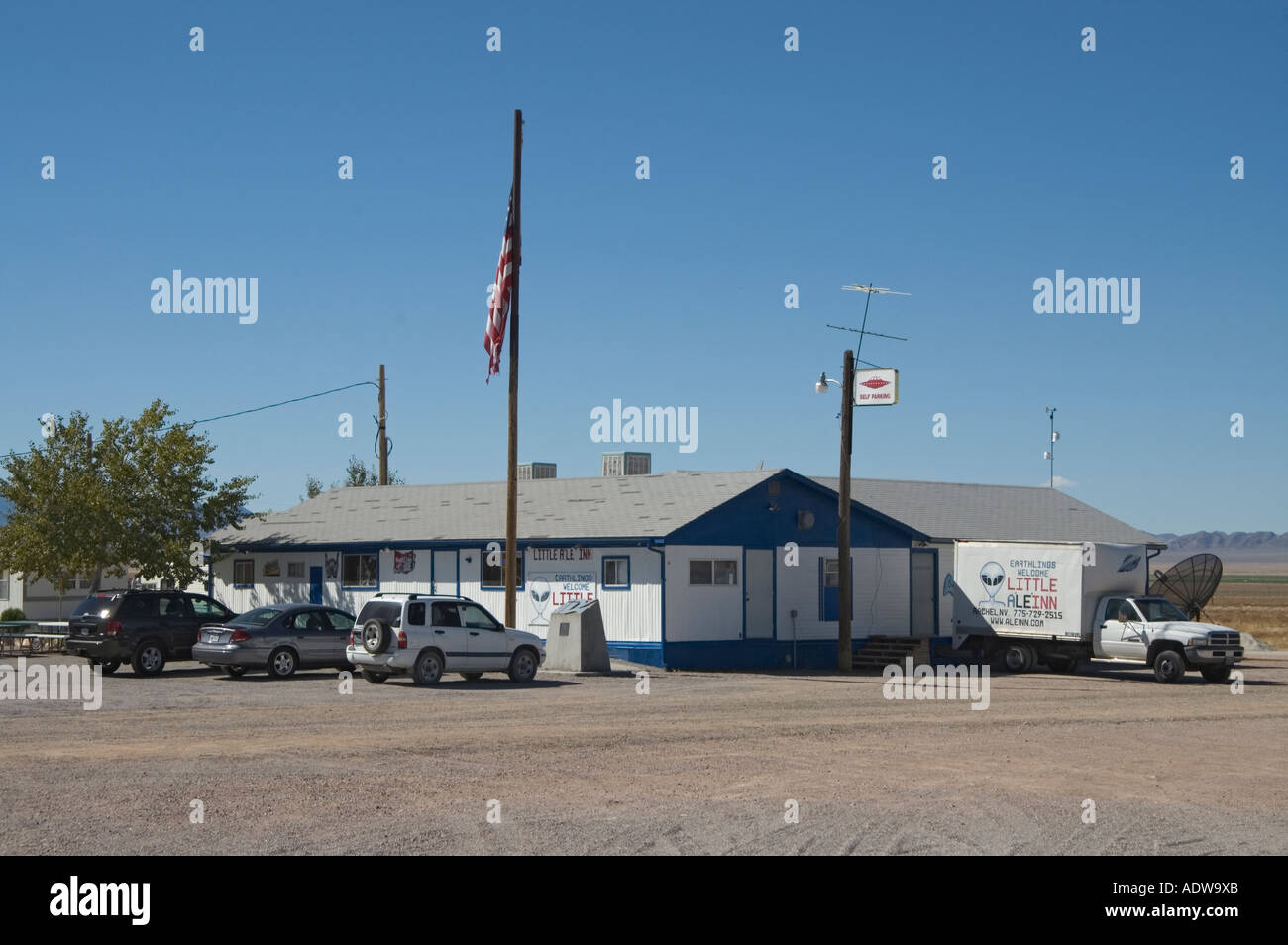 Nevada Autoroute extraterrestre un peu Rachel LE INN volante parking sign Banque D'Images
