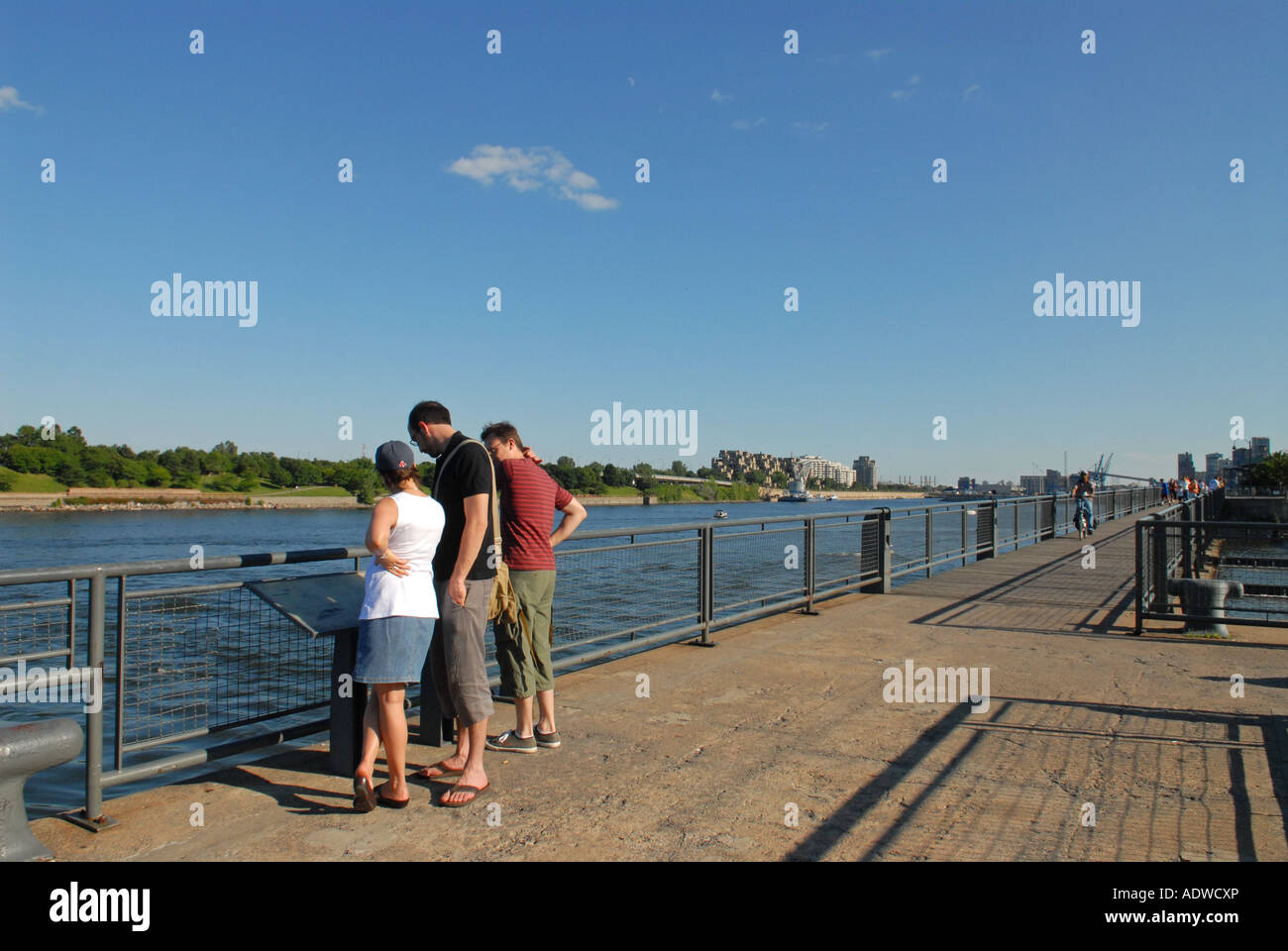 Les touristes dans le vieux port de Montréal Banque D'Images