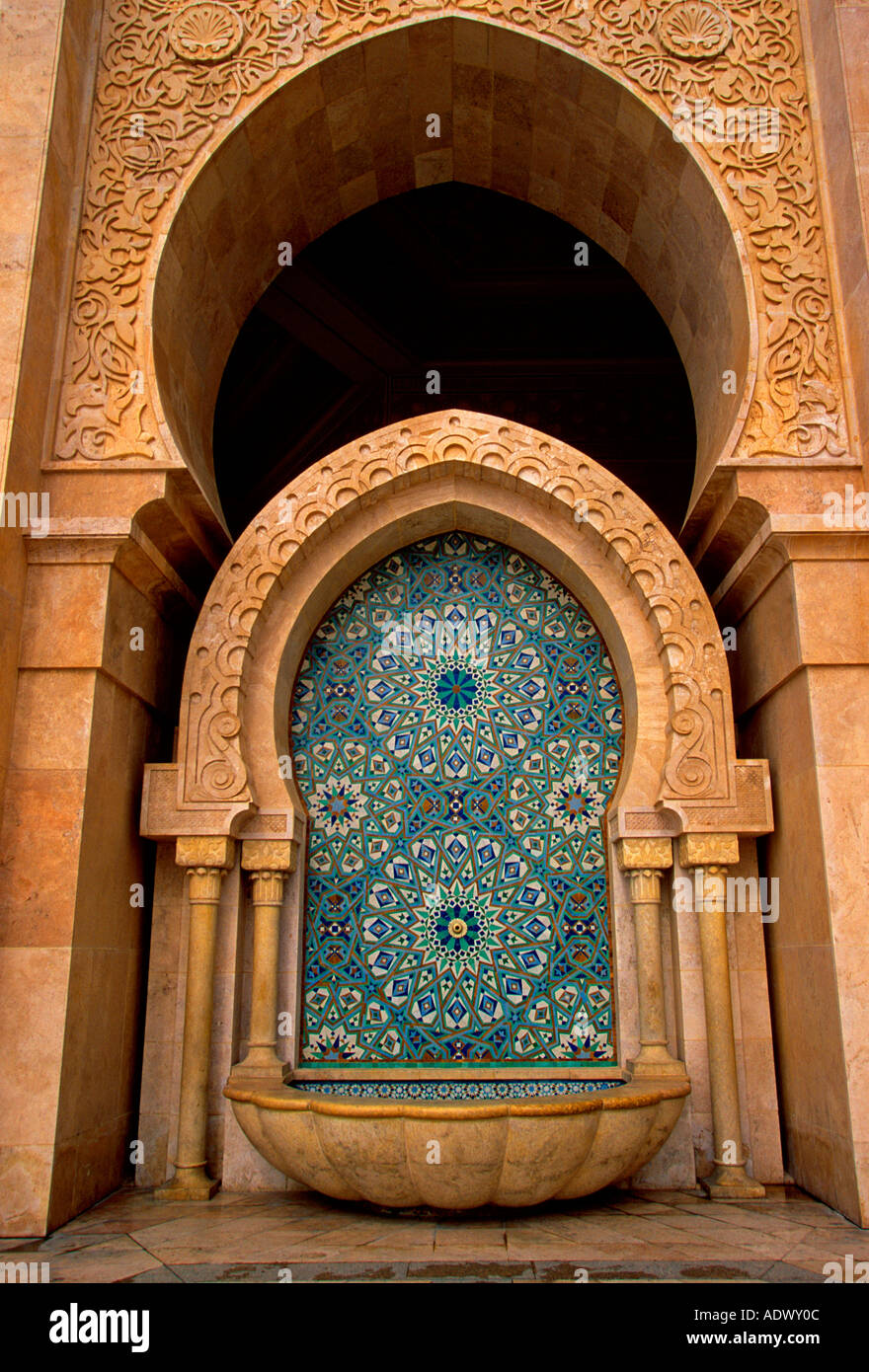 Fontaine d'eau, grande mosquée HASSAN II, la mosquée Hassan II, l'architecture maure, l'architecture, arabesque, édifice religieux, Casablanca, Maroc Banque D'Images