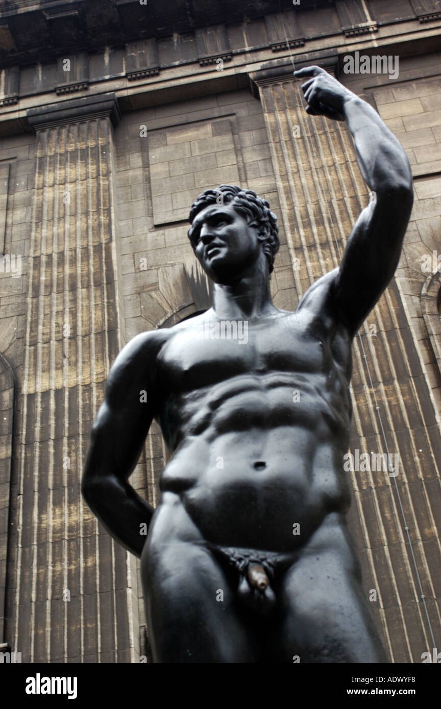 Statue en cour d'entrée au Musée Pergamon de Berlin Allemagne Banque D'Images
