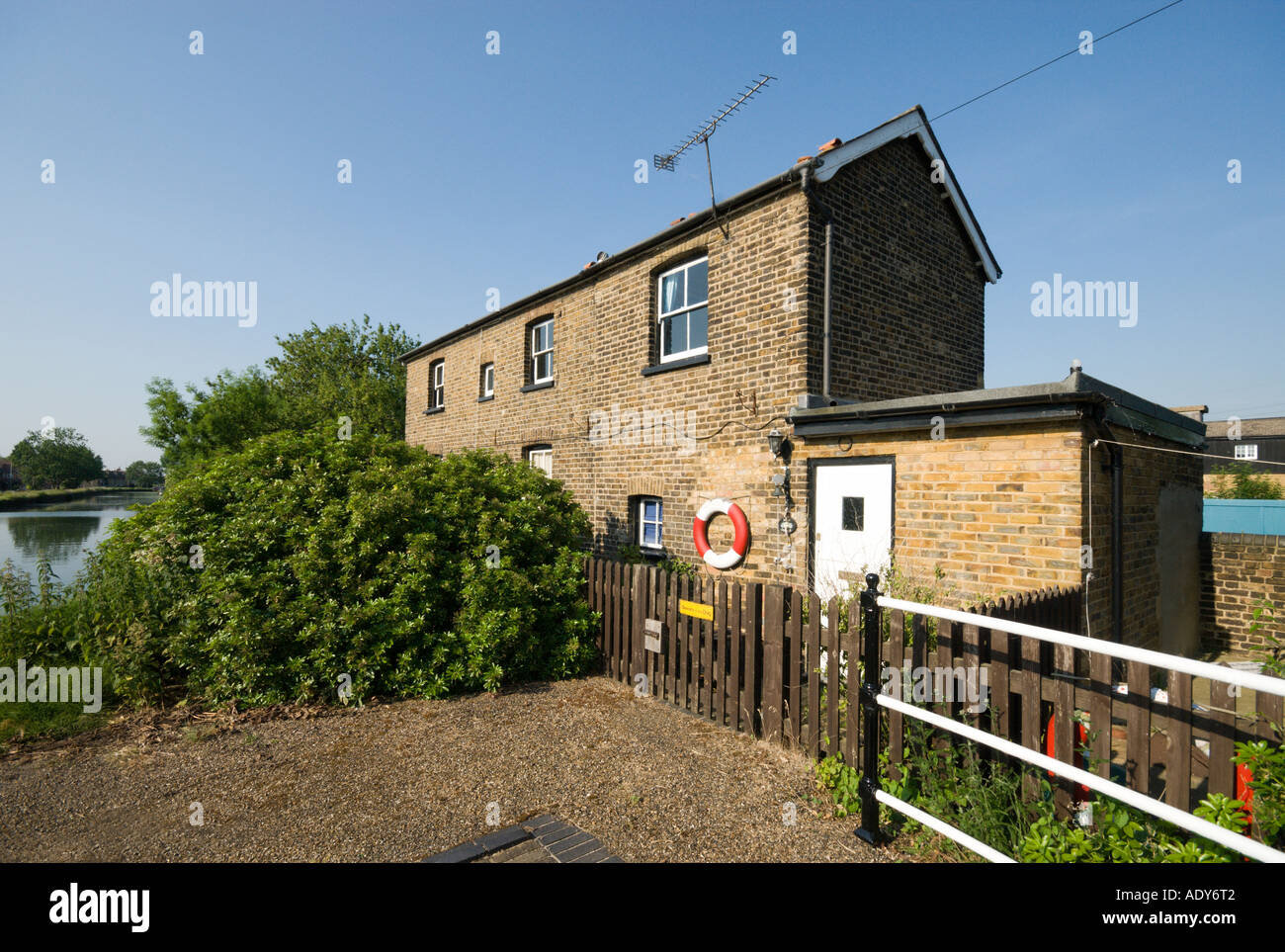 Enfield Lock Canal de navigation Banque D'Images