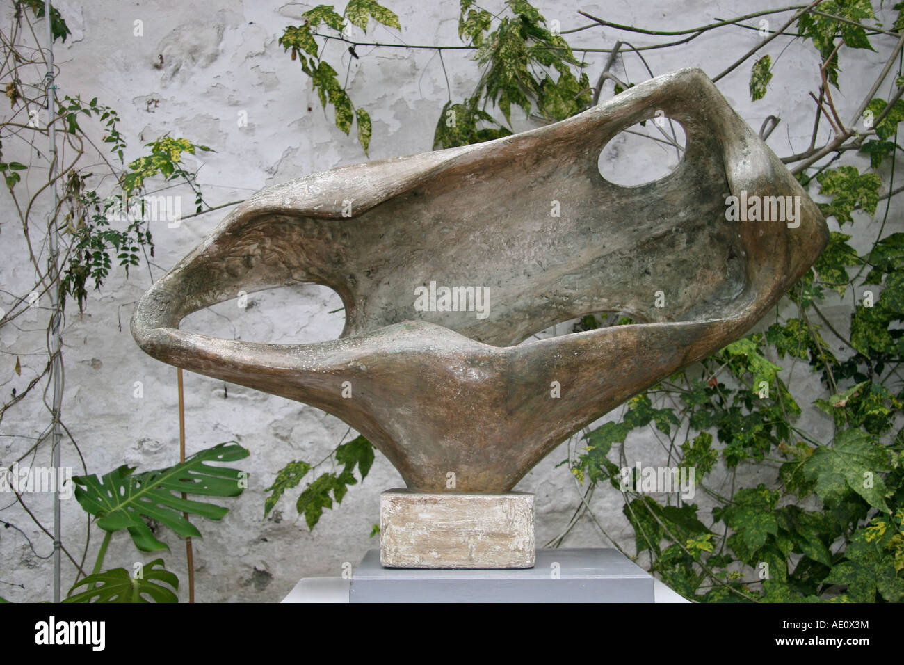 La sculpture à l'Barbara Hepworth Museum, St Ives, Cornwall, Angleterre, Royaume-Uni, Europe, UNION EUROPÉENNE Banque D'Images