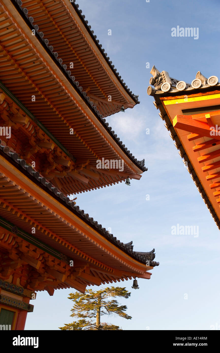 Région du Kansai Japon Honshu Kiyomizu Dera Kyoto cet ancien temple a été construit en 798 les bâtiments actuels datent de 1633 Banque D'Images