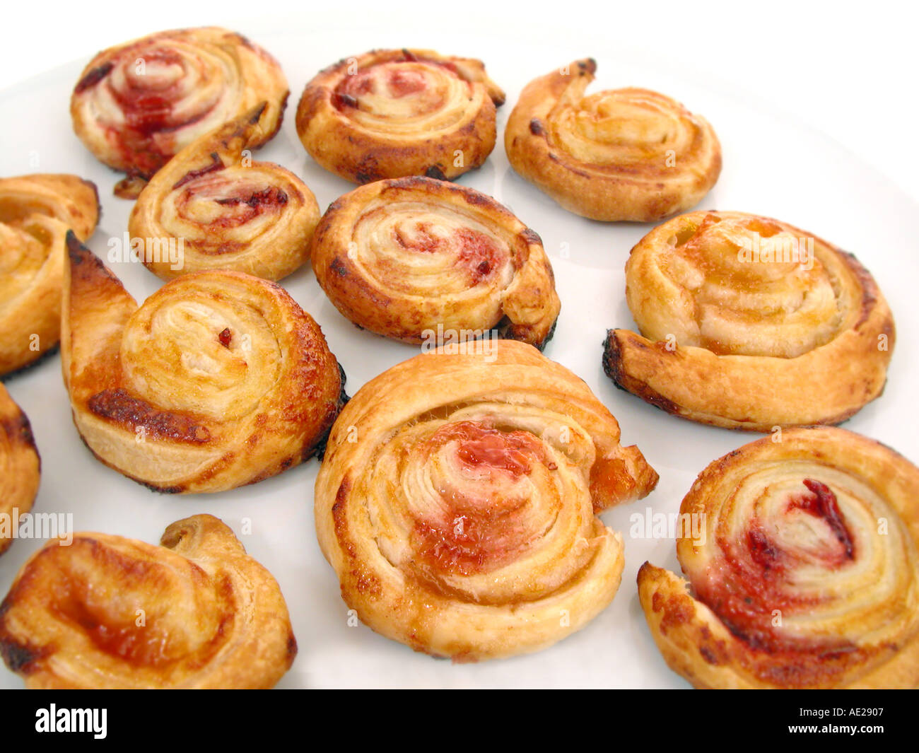 Les rouleaux de pâte feuilletée pâte biscuit sablé blaetterteig blätterteig cookie cookie sucré Banque D'Images