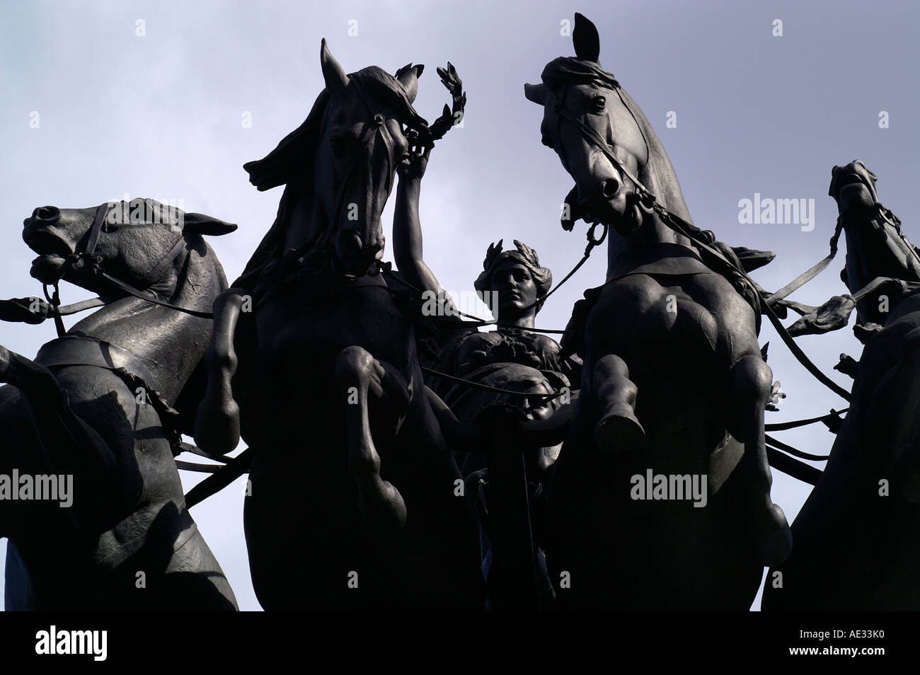 Statues en haut de Constitution Arch, Hyde Park Corner, London Banque D'Images