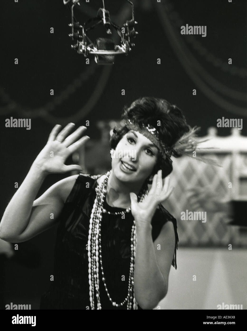 ALMA COGAN (1932-1966) Chanteuse britannique à propos de 1958 Banque D'Images