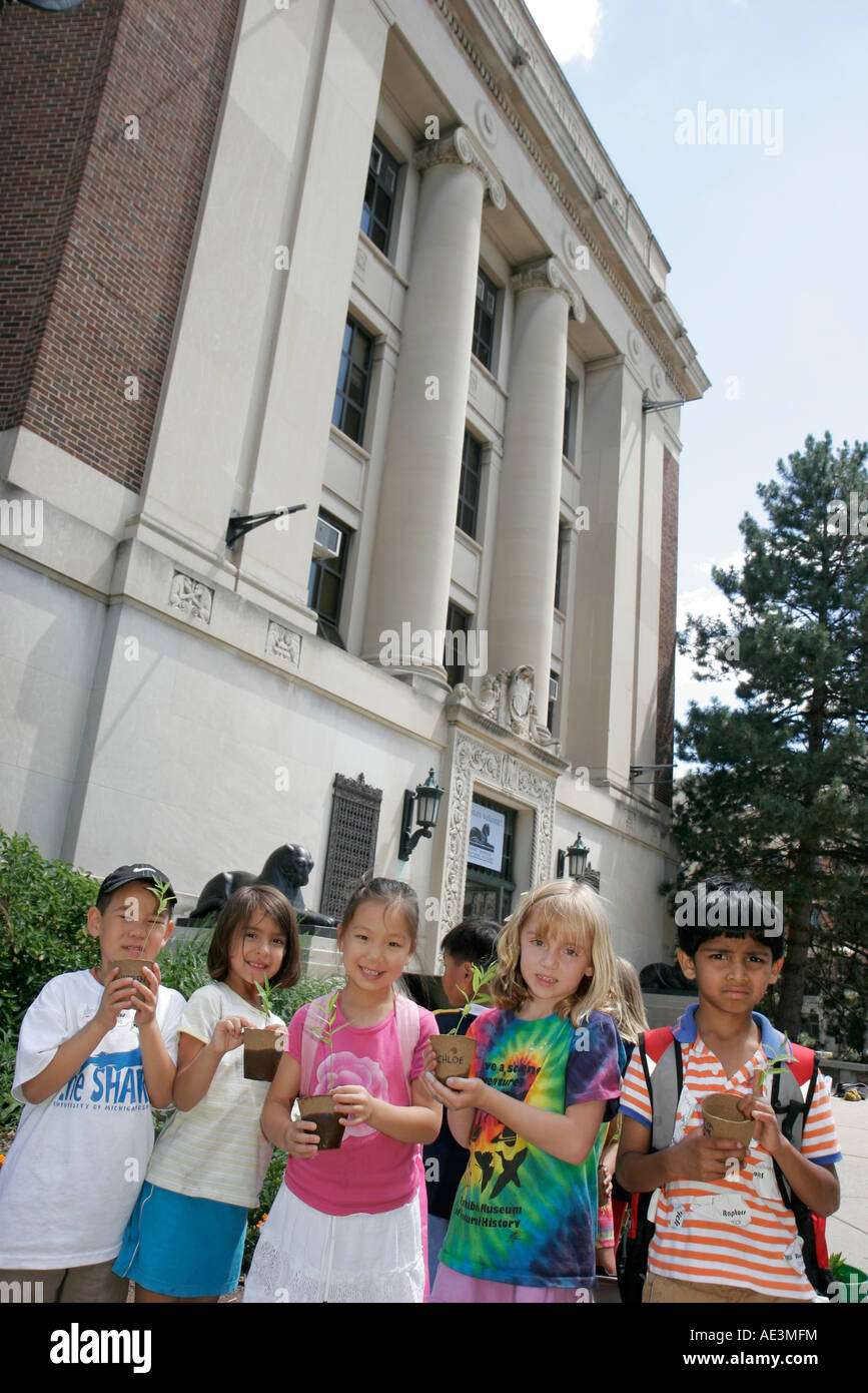 Ann Arbor Michigan, University of Michigan University Museums, voyage de terrain de classe, asiatique garçon, garçons, filles, jeune, femmes enfants enfants MI070720145 Banque D'Images