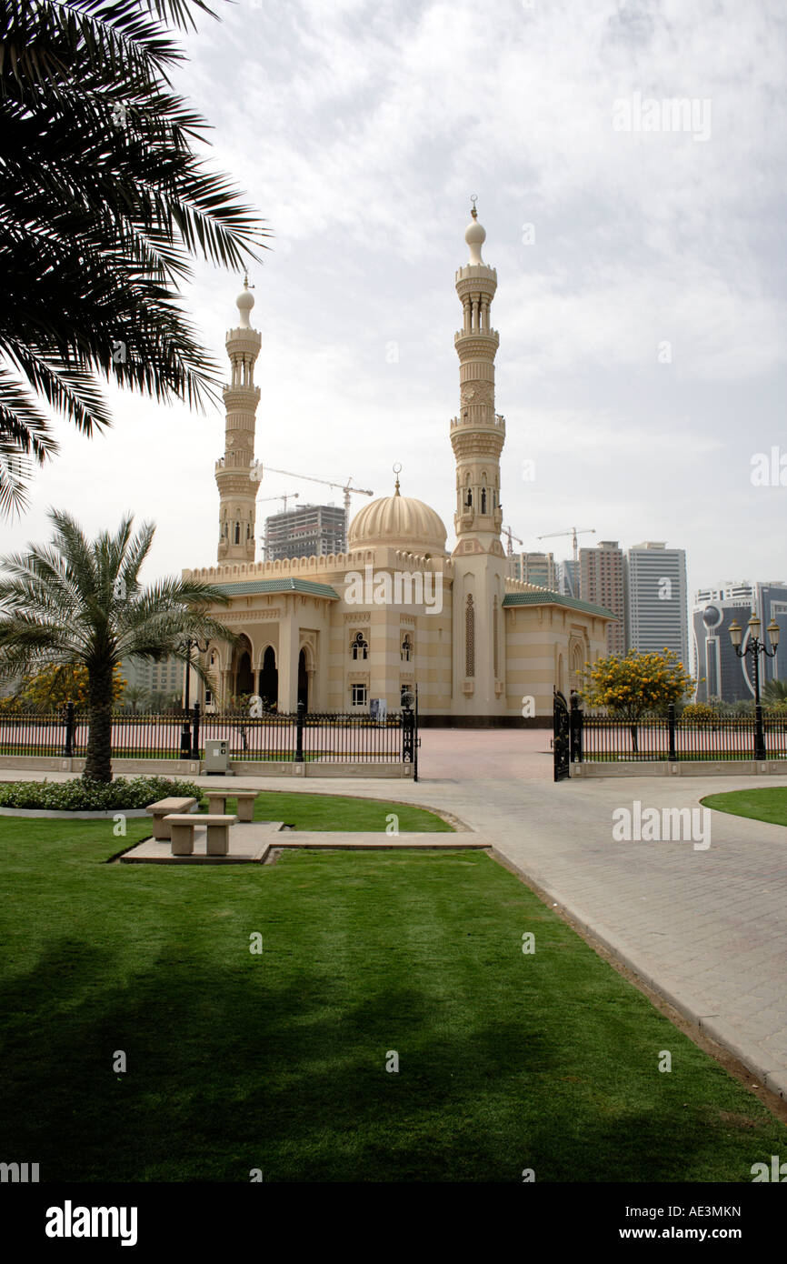 Mosquée de la ville et l'Émirat de Sharjah Al à côté de Dubaï, Emirats Arabes Unis. Photo par Willy Matheisl Banque D'Images