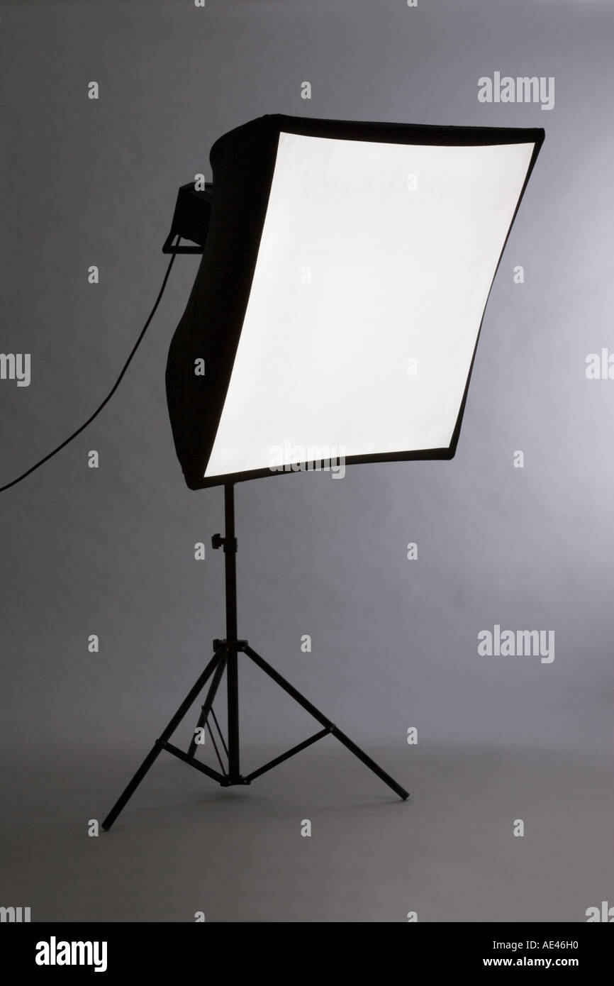 Un studio de photographie et tête d'éclairage flash diffuseur soft box Banque D'Images