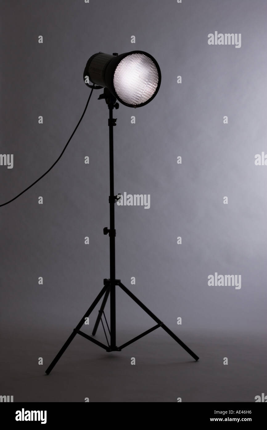 Un studio de photographie à tête d'éclairage flash et réflecteur Banque D'Images