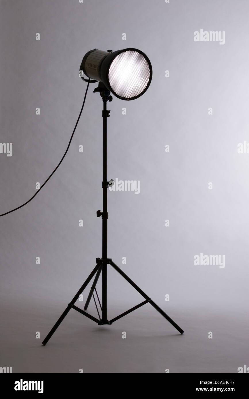 Un studio de photographie à tête d'éclairage flash et réflecteur Banque D'Images
