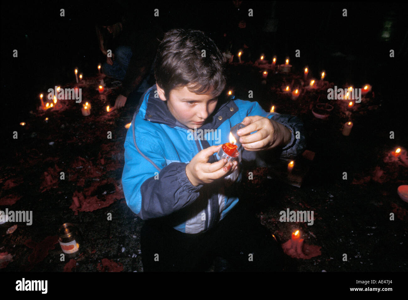 Bougies d'éclairage au mur de Berlin Allemagne 1989 Banque D'Images