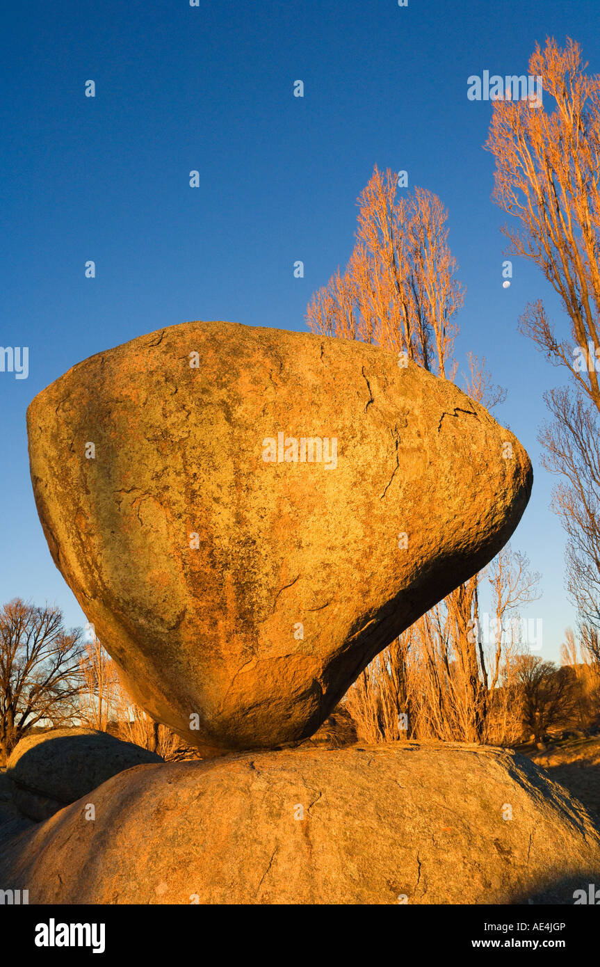 L'équilibre entre Rock, près de Glen Innes, New South Wales, Australie, Pacifique Banque D'Images