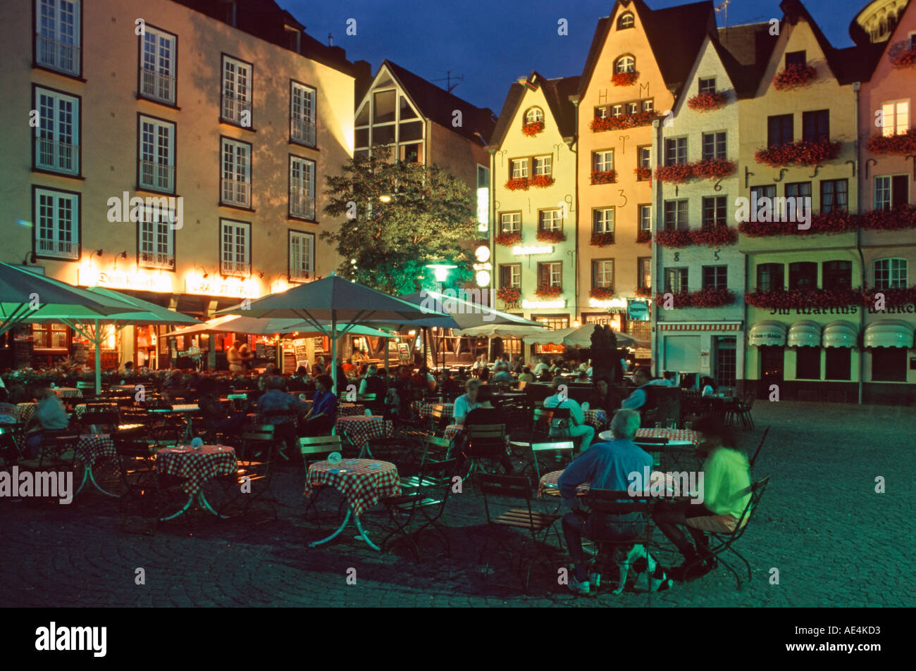 Allemagne Cologne Koeln St Martin brut marché de pêche au crépuscule Banque D'Images