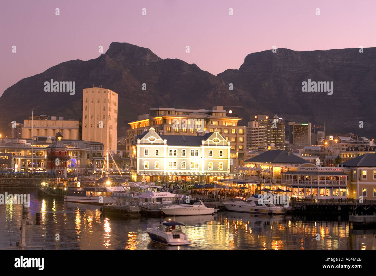 Afrique du Sud Cape town Victoria Albert Waterfront sunst table mountain Banque D'Images