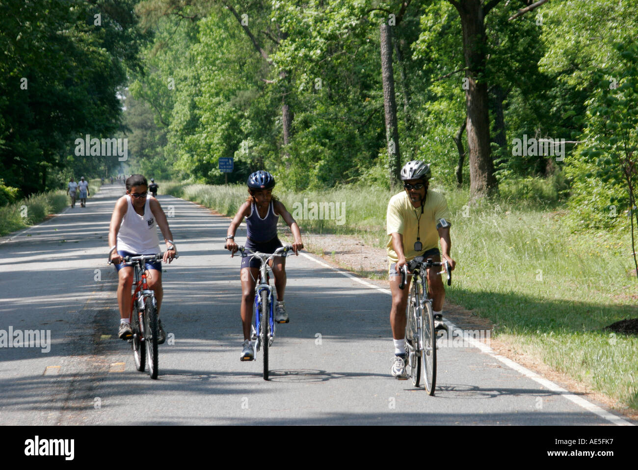Chesapeake Virginia, Dismal Swamp Canal Trail, vélo, vélo, équitation, vélo, cavalier, vélos, Black Blacks Africains minorités ethniques, familles Banque D'Images
