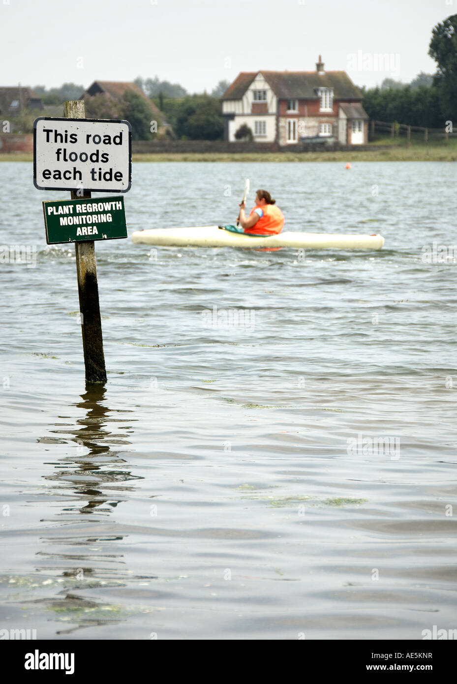 Panneau d'avertissement d'inondation, Bosham, Sussex, UK Banque D'Images