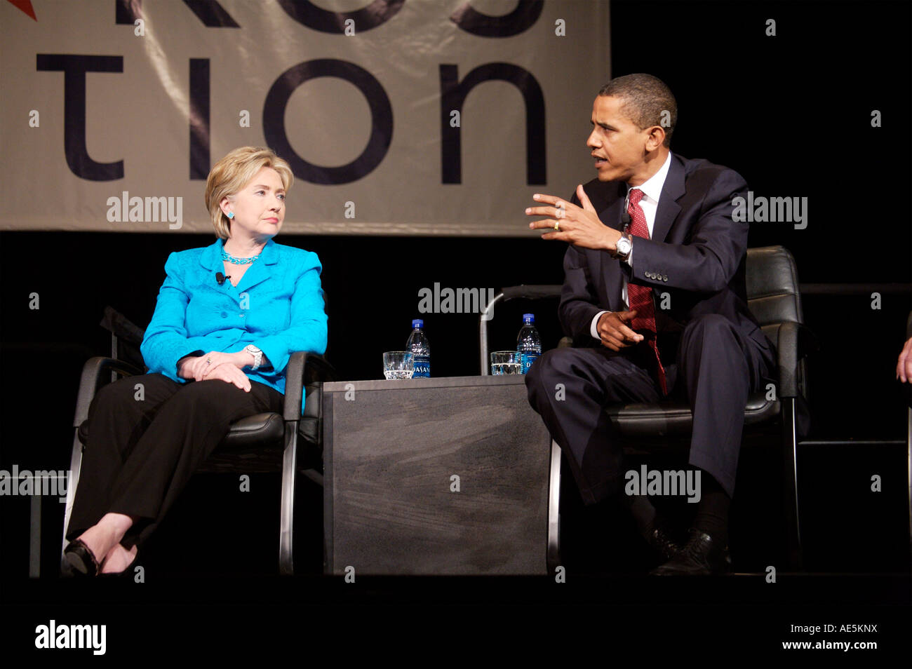 Les sénateurs Hillary Clinton et Barack Obama à YearlyKos forum présidentiel 2007 Banque D'Images