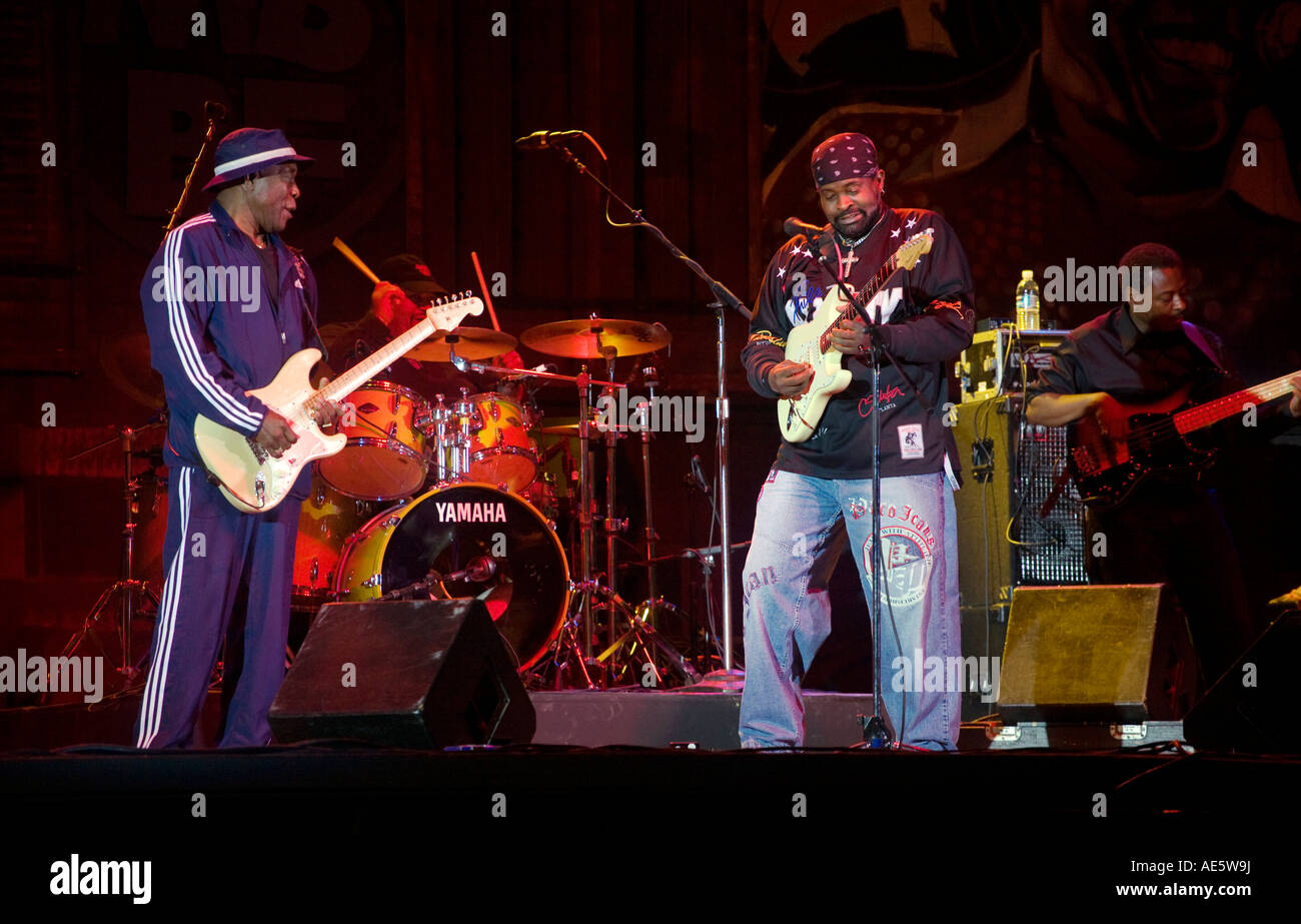 BUDDY GUY effectue au Monterey Bay BLUES FESTIVAL remportant le bluesman de l'année CALIFORNIE MONTEREY Banque D'Images
