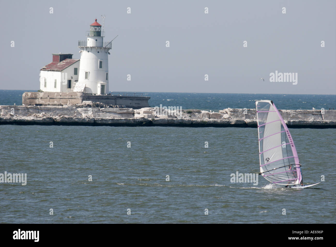 Ohio Cuyahoga County,Cleveland,Lake Erie,Wendy Park,phare,planche à voile,OH070730146 Banque D'Images