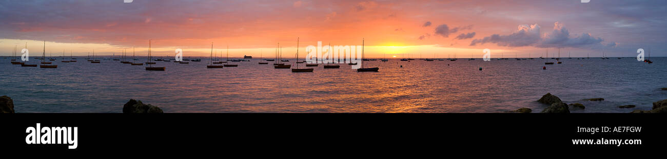 Lever du soleil, avec vue sur mer et île de Wight Banque D'Images