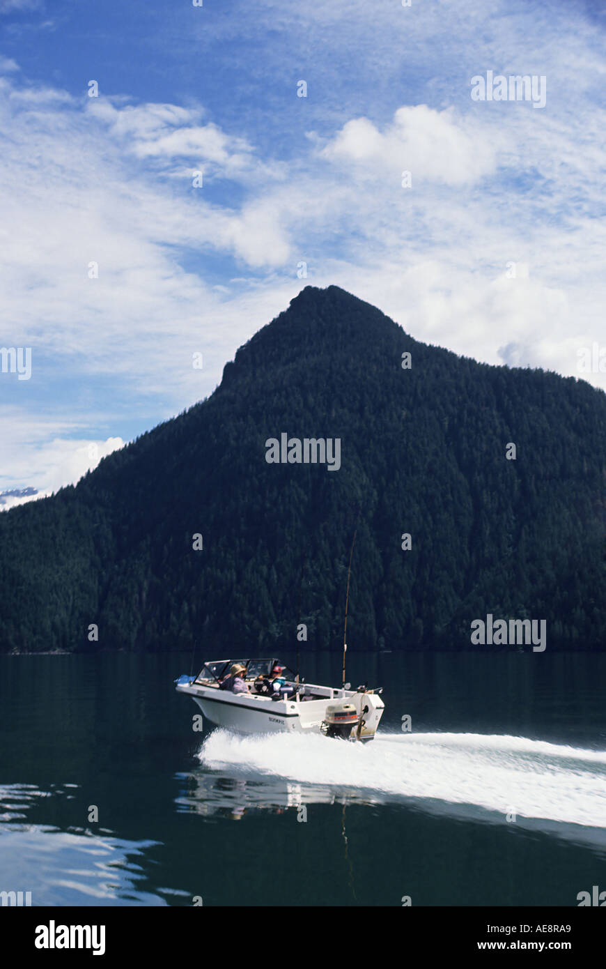 Bateau de pêche d'entrée de l'Inlet Knight l'accélération de la Colombie-Britannique Banque D'Images