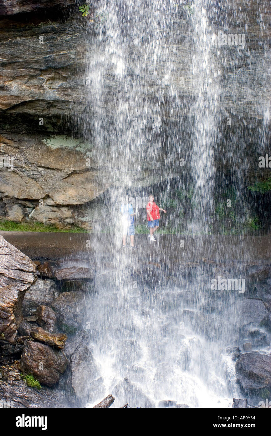 Chutes d'eau de North Carolina USA Bridal Veil Falls Banque D'Images