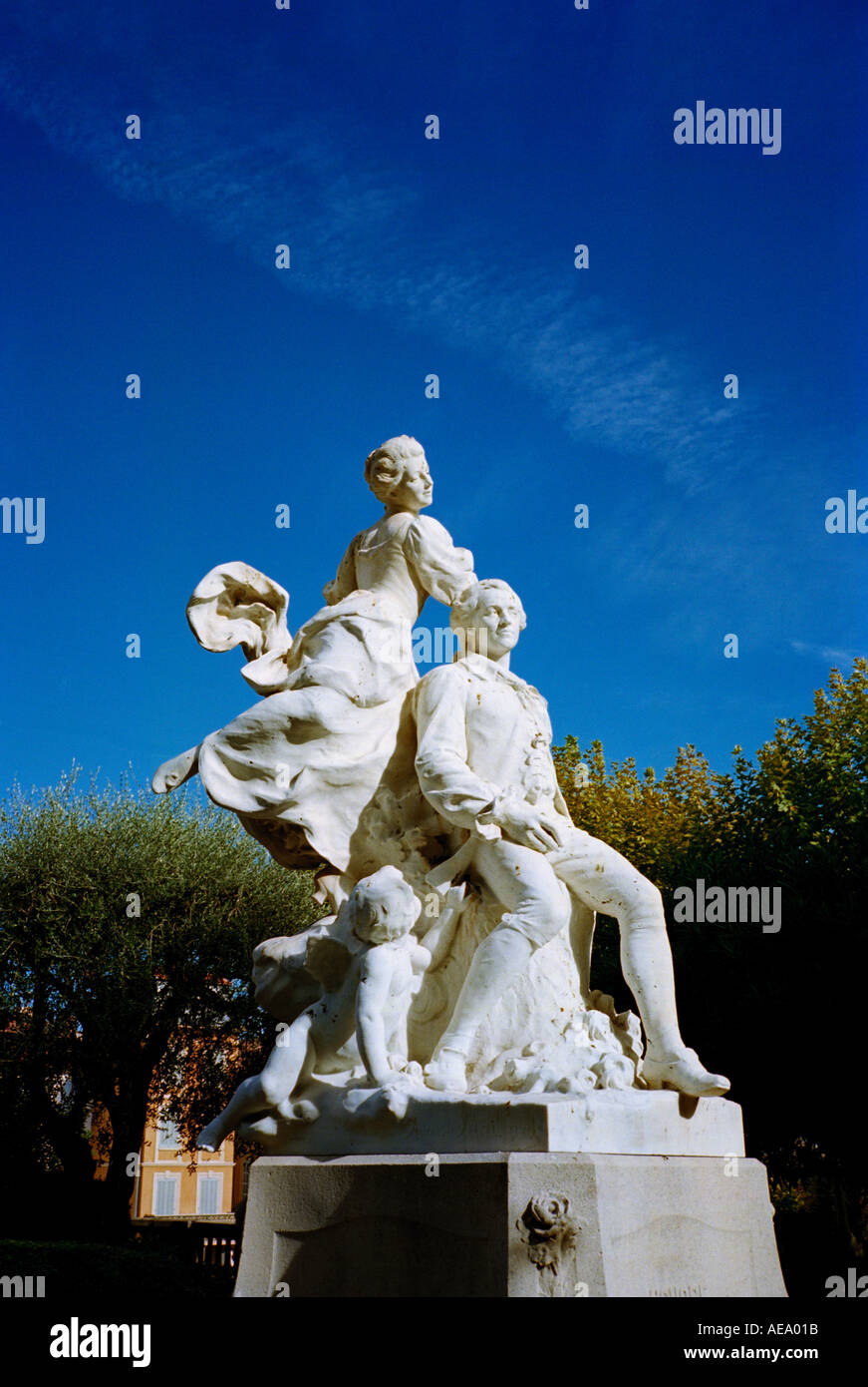 La Statue De Monsieur Fragonard Lhomme Qui A Fait Grasse En