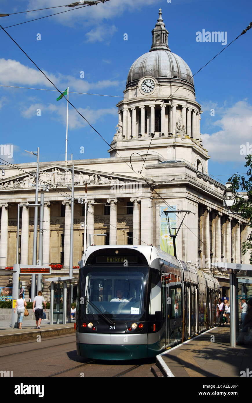 Nottingham Express Transit train, Place du Vieux Marché, Nottingham, Nottinghamshire, Angleterre, Royaume-Uni, Banque D'Images