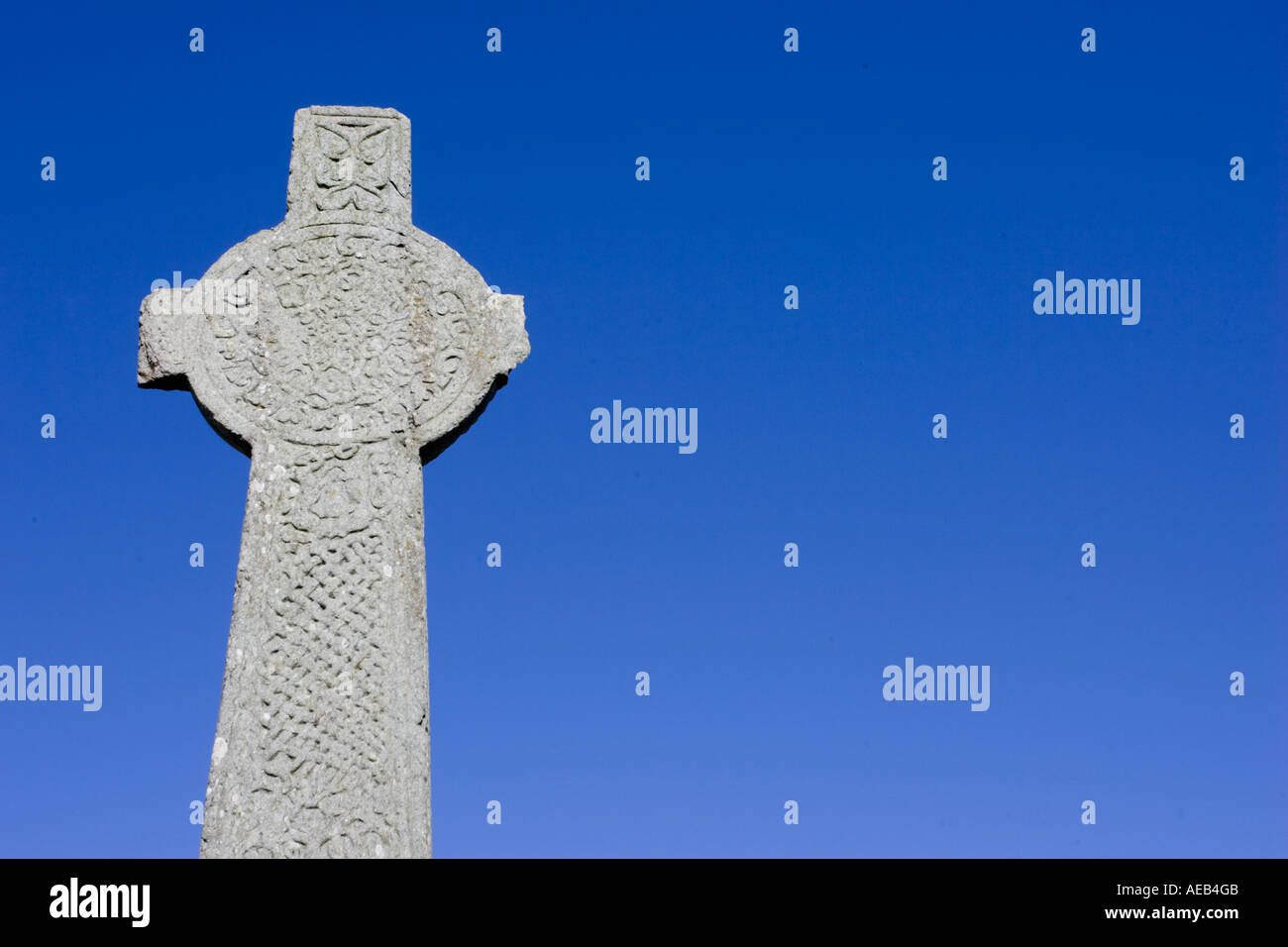 15ème siècle Macleans croix celtique médiéval à l'extérieur de l'église paroissiale de l'île de Iona Ecosse UK Banque D'Images