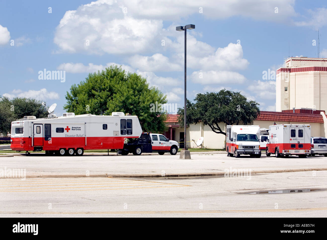 American Red Cross véhicules d'urgence et les ambulances FEMA Banque D'Images