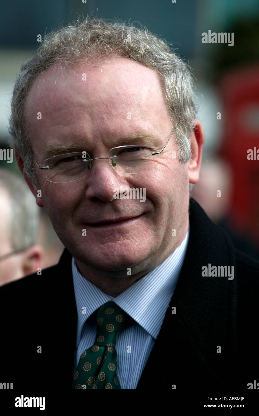 Martin McGuinness du Sinn Fein à la St Patrick's Day Parade à Londres, Angleterre, Royaume-Uni Banque D'Images