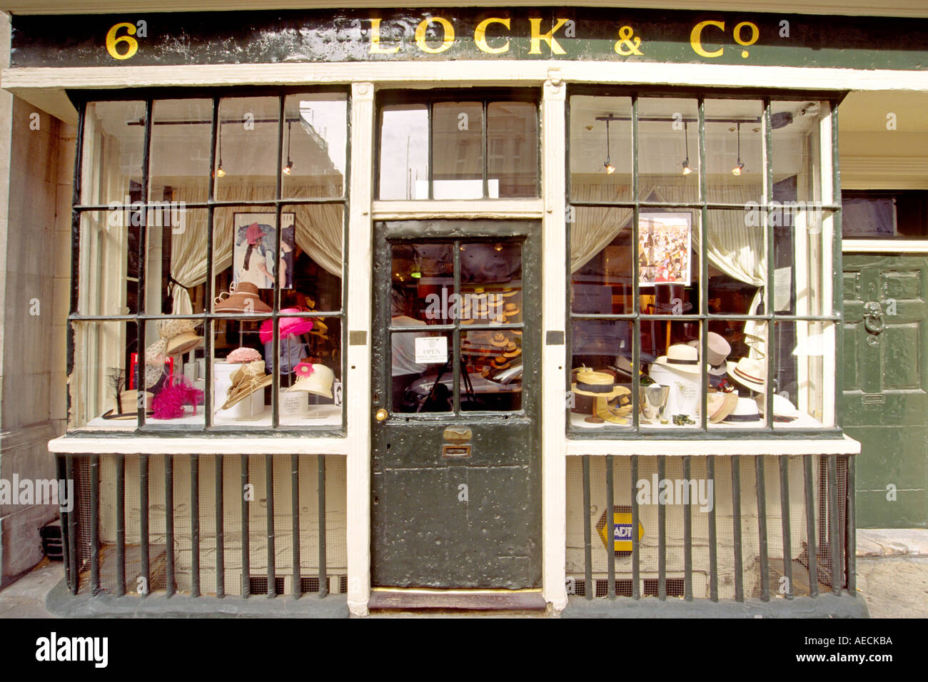 Lock & Co, une boutique de chapeau de l'époque victorienne à Londres. Banque D'Images