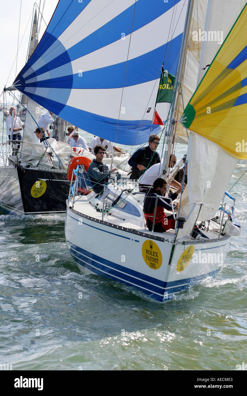 Disponibles au démarrage Fastnet Race solent Cowes, île de Wight, Angleterre, Royaume-Uni Banque D'Images