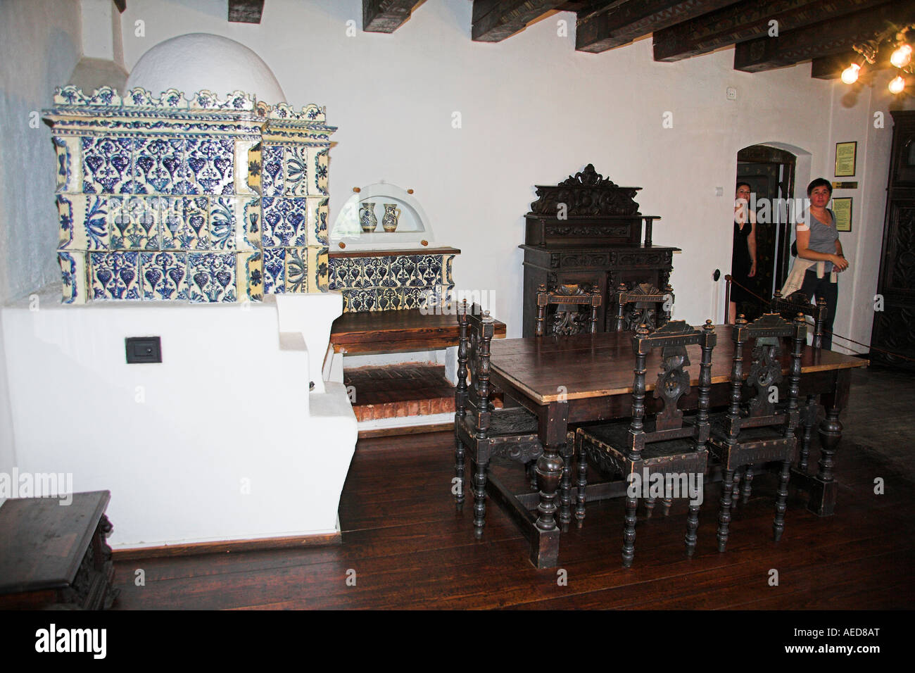 Meubles anciens dans une chambre dans le château de Bran, Bran, près de Brasov, en Transylvanie, Roumanie Banque D'Images