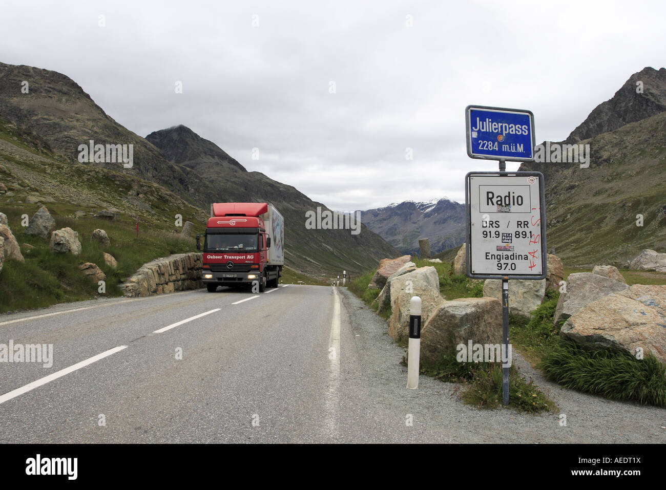 Julierpass Road Banque De Photographies Et D images Haute R solution julierpass-road-banque-de-photographies-et-d-images-haute-r-solution