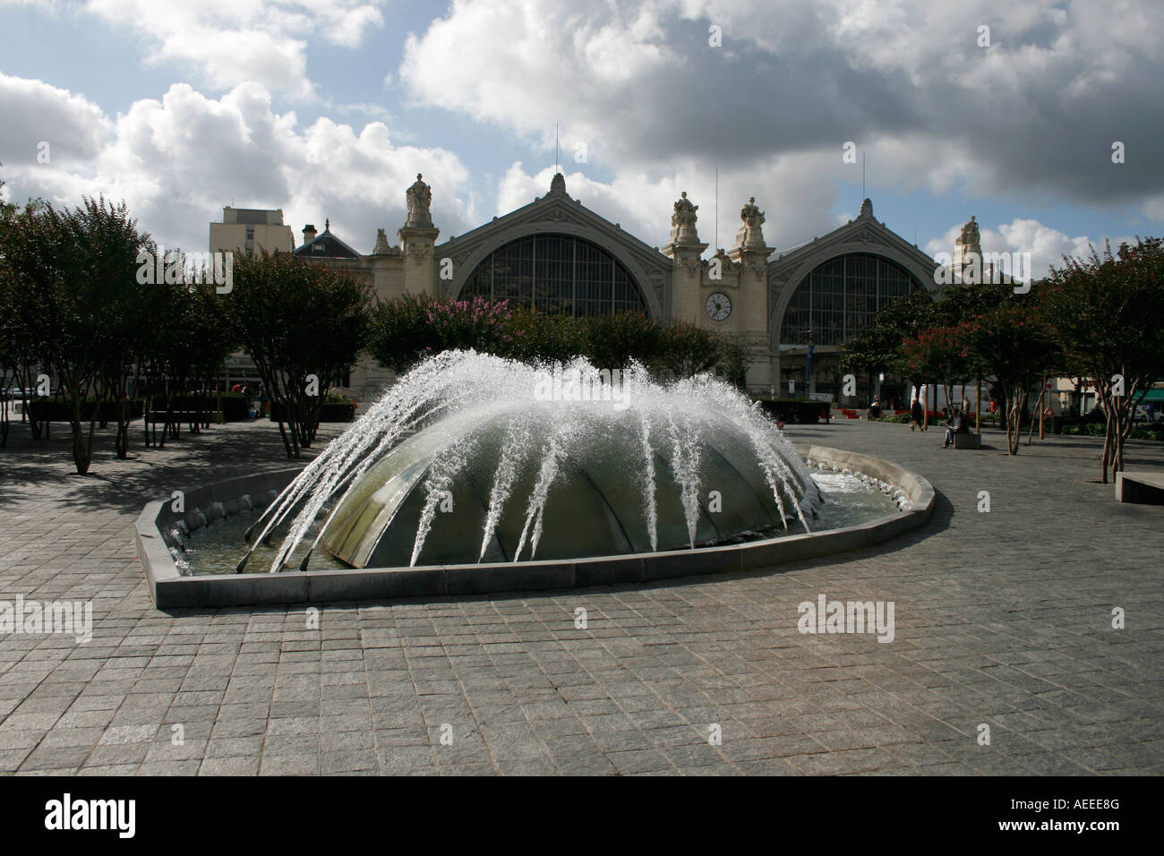 La gare la Gare SNCF à Tours France Banque D'Images