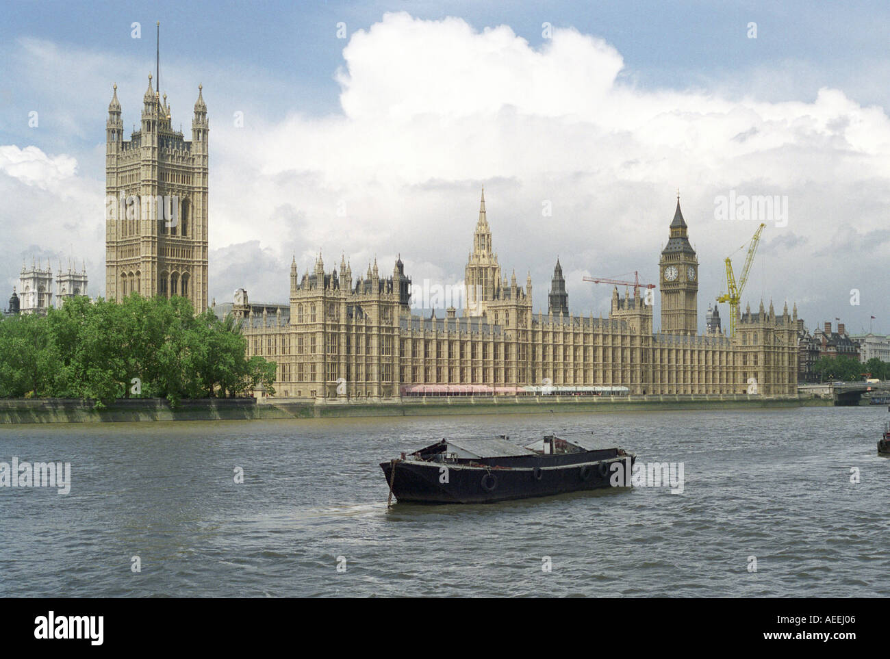 Les chambres du Parlement à Westminster sur les rives de la rivière Thames à London Banque D'Images