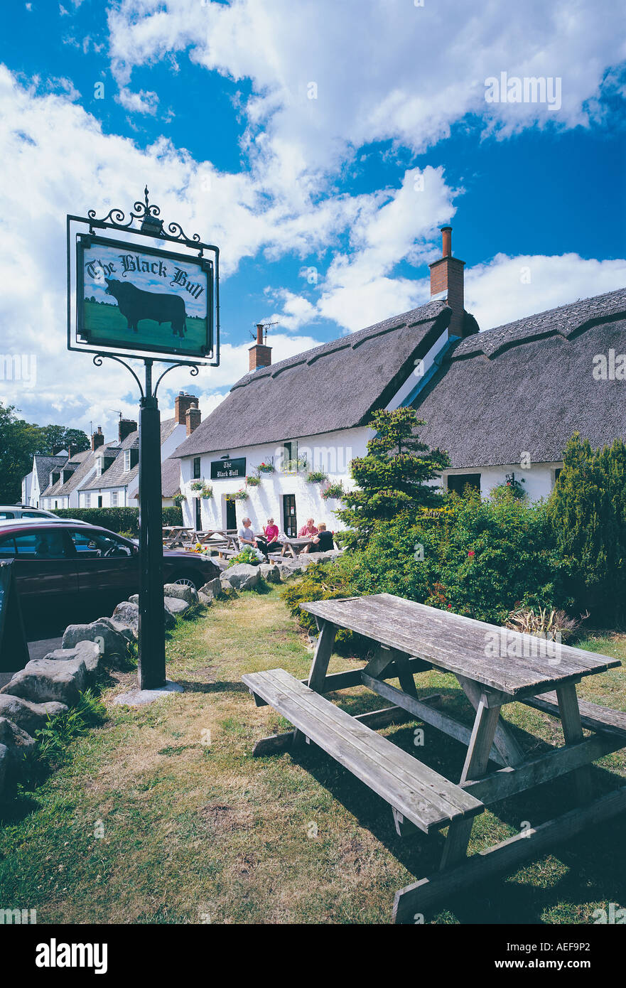 Black Bull pub, Etal village, Northumberland, Angleterre Banque D'Images