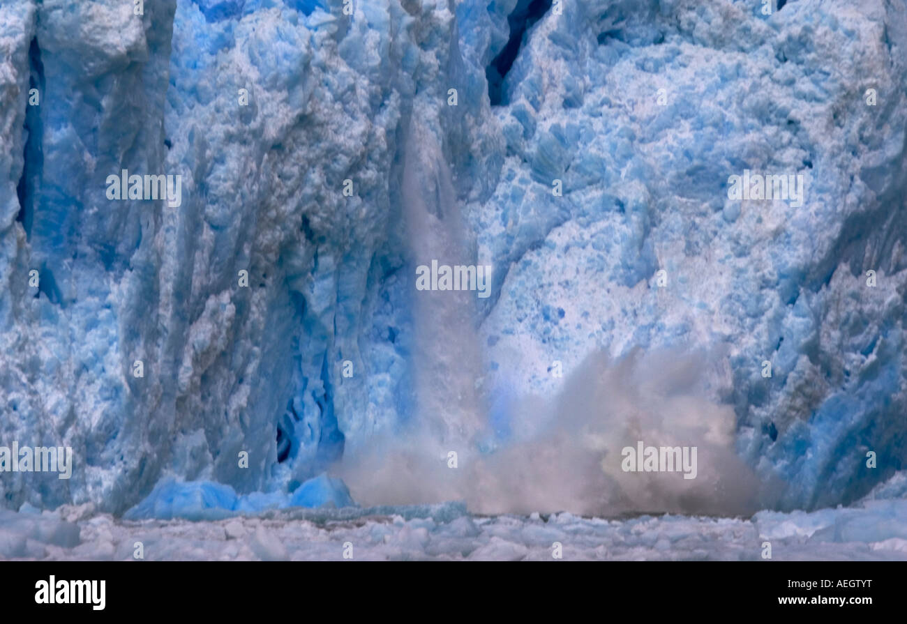 La mise bas la glace de glacier San Rafael, Patagonie, Chili Banque D'Images