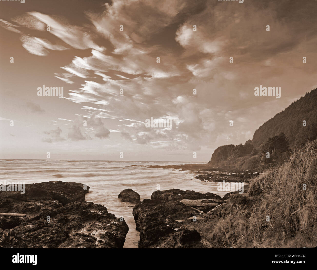 Coucher du soleil sur la côte près de l'Orégon Yachats Banque D'Images