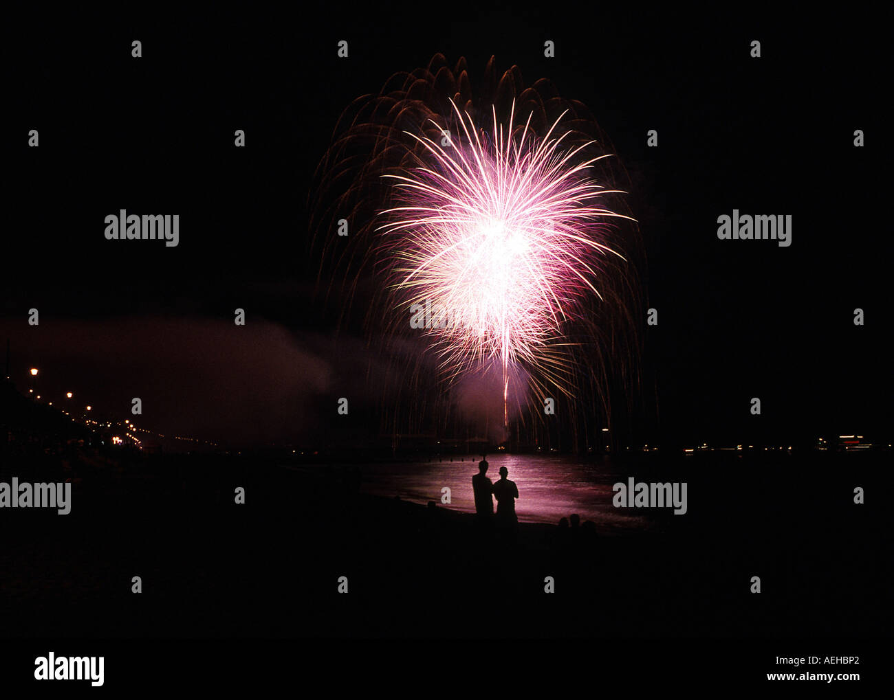 D'artifice sur la plage Banque D'Images